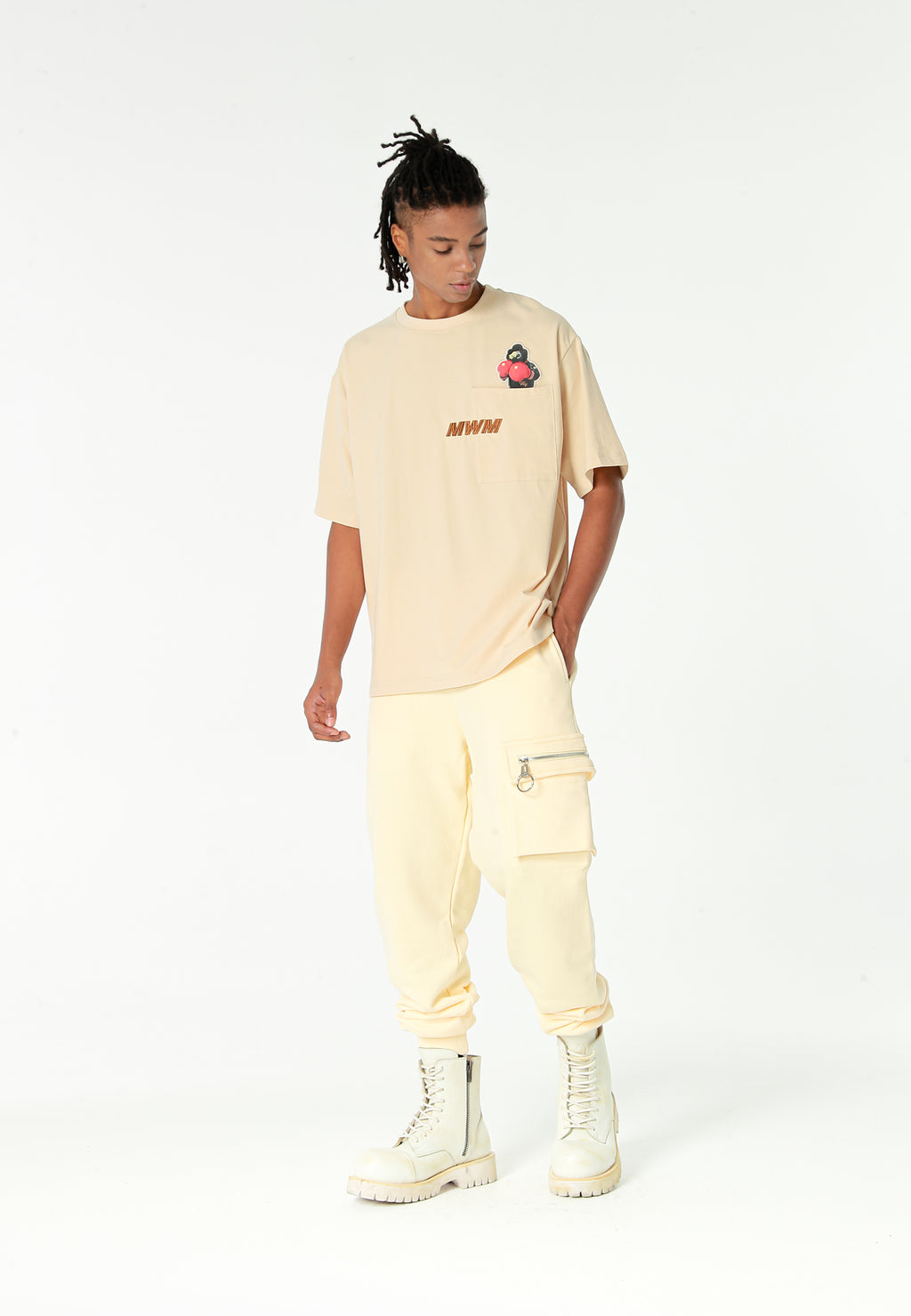 Pantalón jogger Vanguard Dogs con bolsillo cargo lateral y bordado trasero | MWM [PS_COLORS:ECRU]