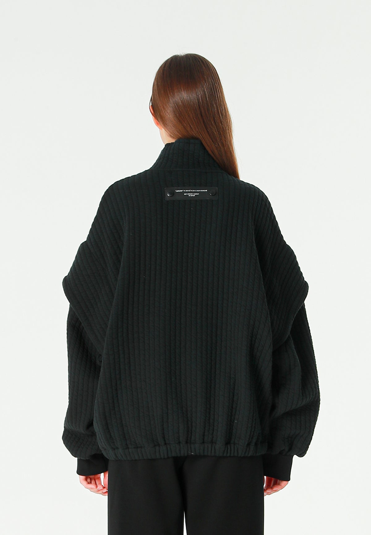 Chaqueta acolchada convertible en chaleco con mangas extraíbles y cuello alto | MWM [PS_COLORS:BLACK]