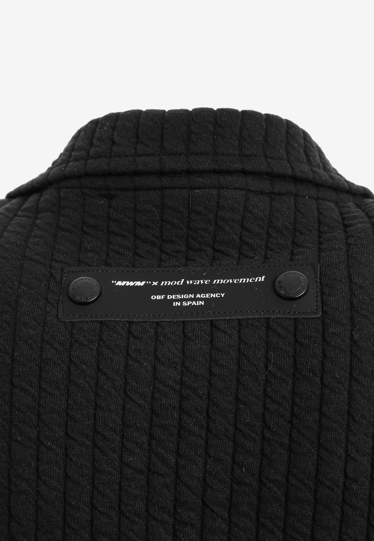 Chaqueta acolchada convertible en chaleco con mangas extraíbles y cuello alto | MWM [PS_COLORS:BLACK]
