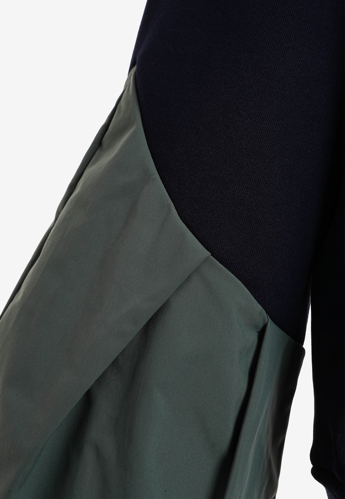 Sudadera corta y relajada con cuello en pico y mangas globo | MWM [PS_COLORS:NAVY]