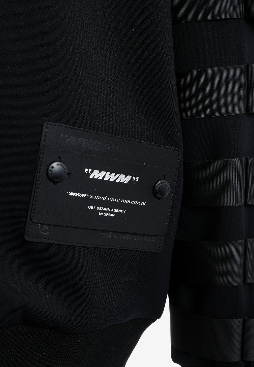 Sudadera con capucha y cintas industriales en los brazos | MWM [PS_COLORS:UNASSIGNED]
