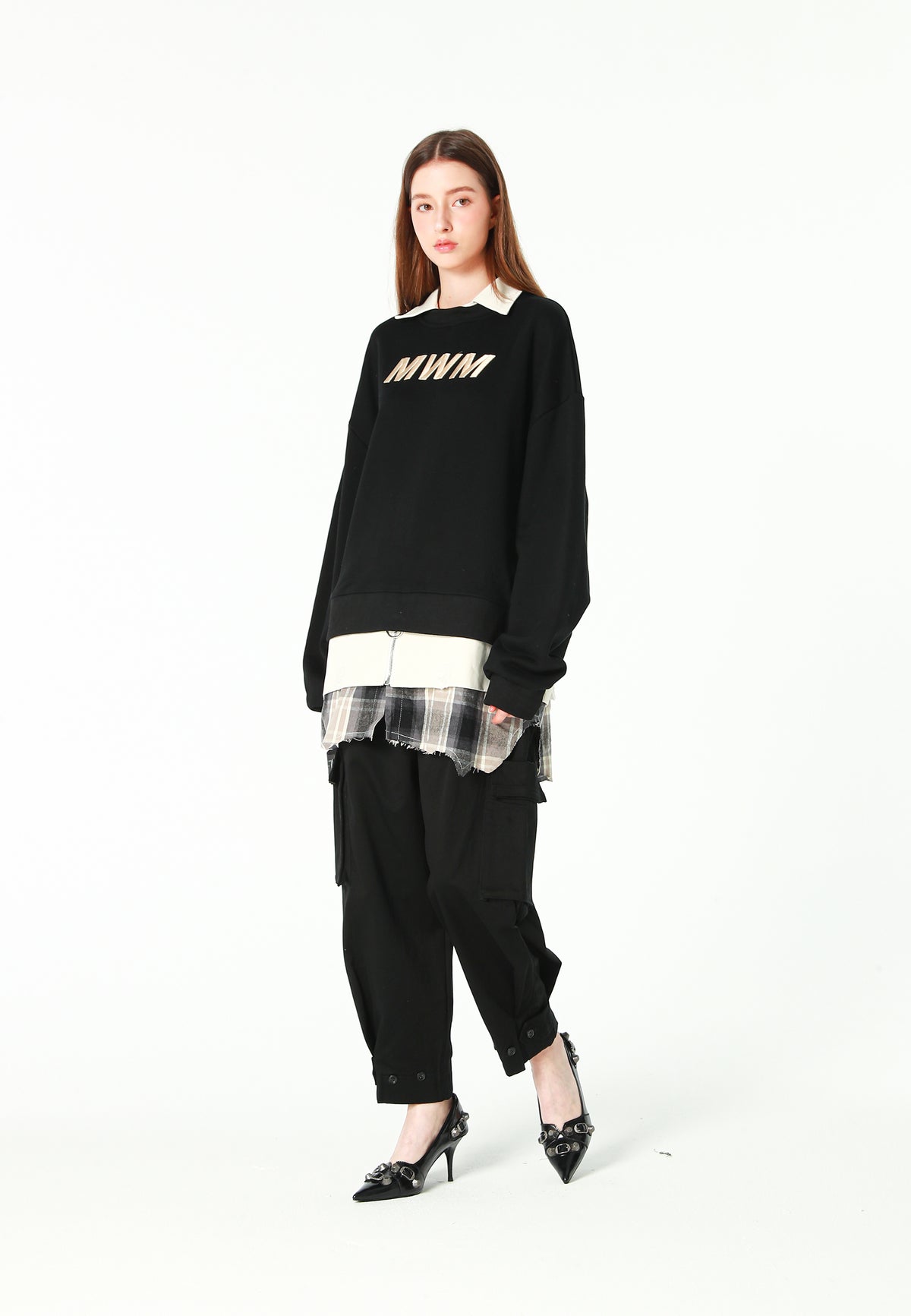 Sudadera multicapa con cuello de camisa extraíble y faldón de canvas y franela | MWM [PS_COLORS:BLACK]