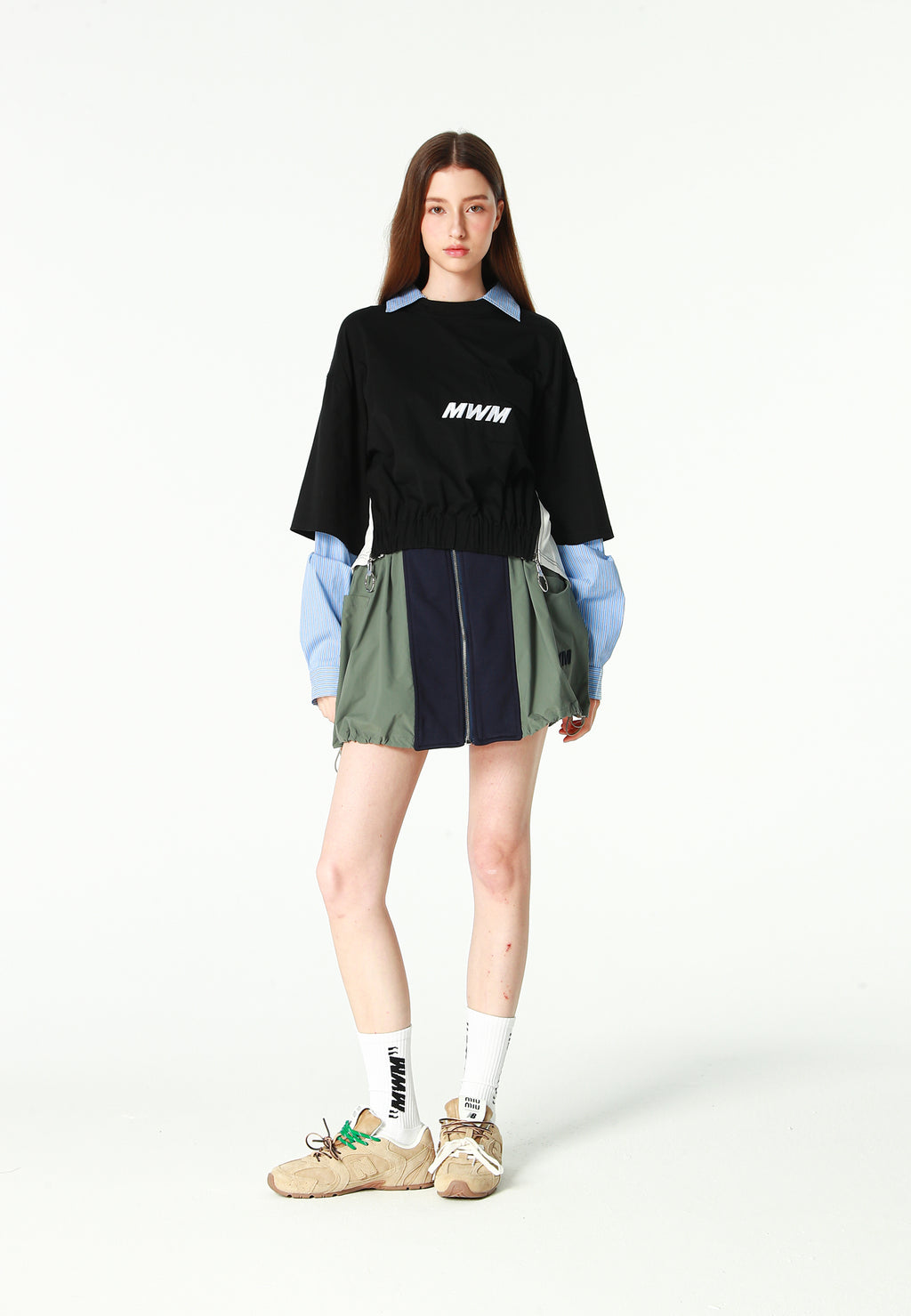 Camiseta de doble capa con cuello de camisa y cremalleras laterales | MWM [PS_COLORS:BLACK]