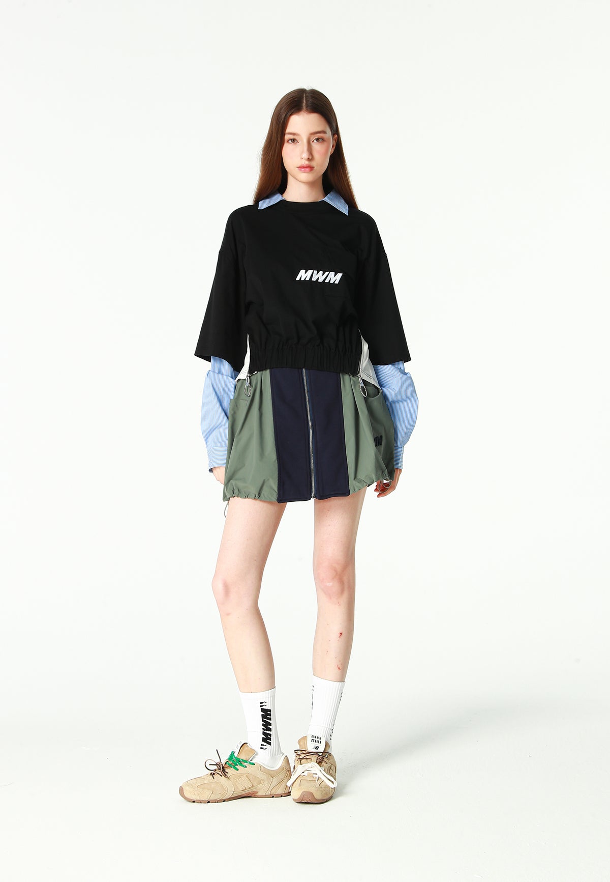Camiseta de doble capa con cuello de camisa y cremalleras laterales | MWM [PS_COLORS:BLACK]