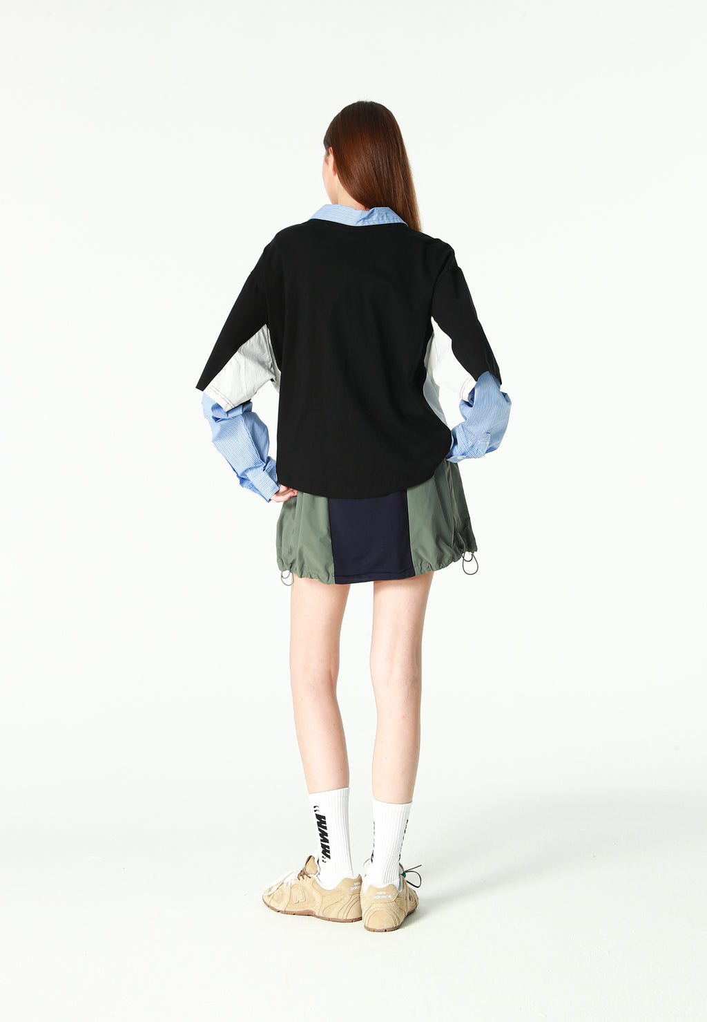 Camiseta de doble capa con cuello de camisa y cremalleras laterales | MWM [PS_COLORS:BLACK]