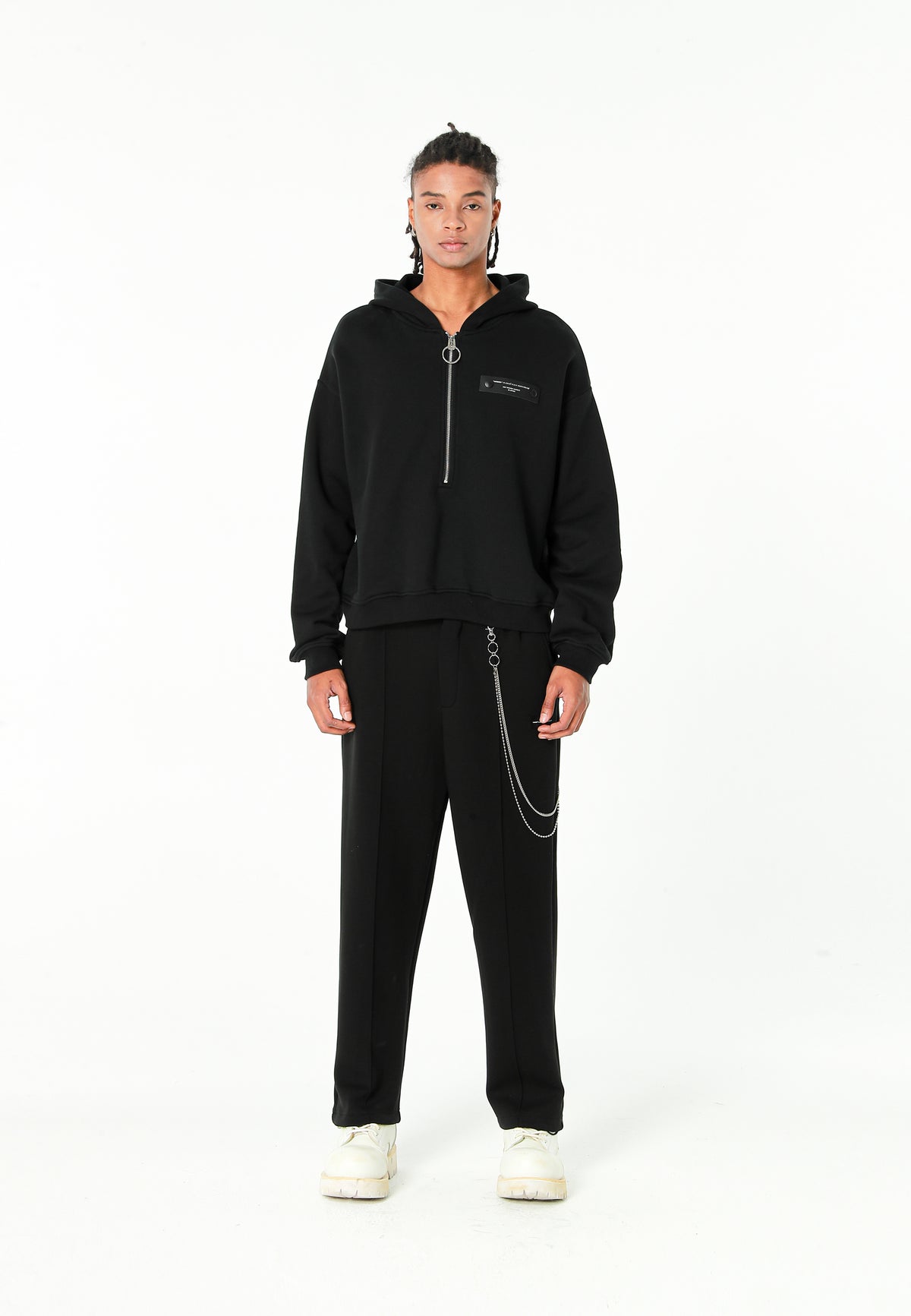 Sudadera con capucha, media cremallera y panel jacquard de chenilla con brillo | MWM [PS_COLORS:BLACK]