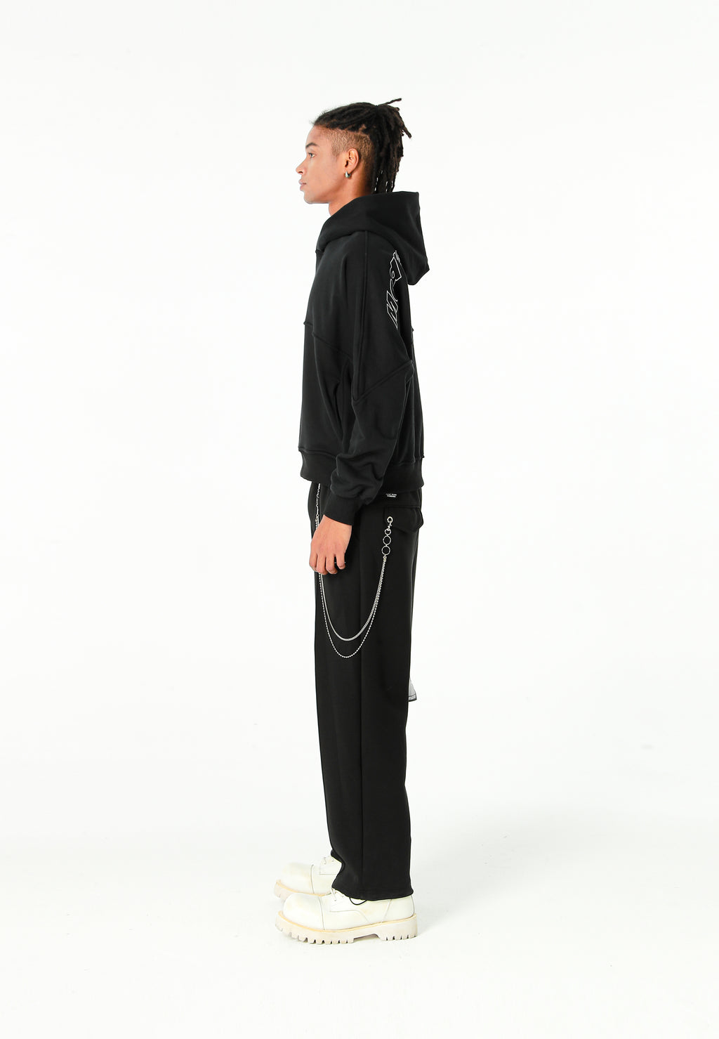 Sudadera con capucha corta lavada con bordado Mod Wave Movement en los hombros | MWM [PS_COLORS:BLACK]