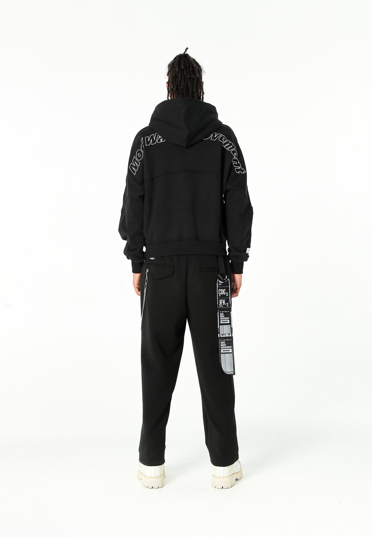 Sudadera con capucha corta lavada con bordado Mod Wave Movement en los hombros | MWM [PS_COLORS:BLACK]