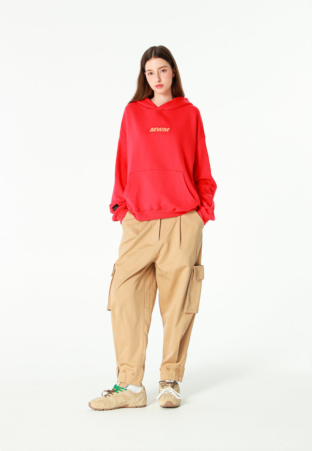 Sudadera con capucha TEDDY corta con parche Teddy de peluche en la espalda | MWM [PS_COLORS:RED]