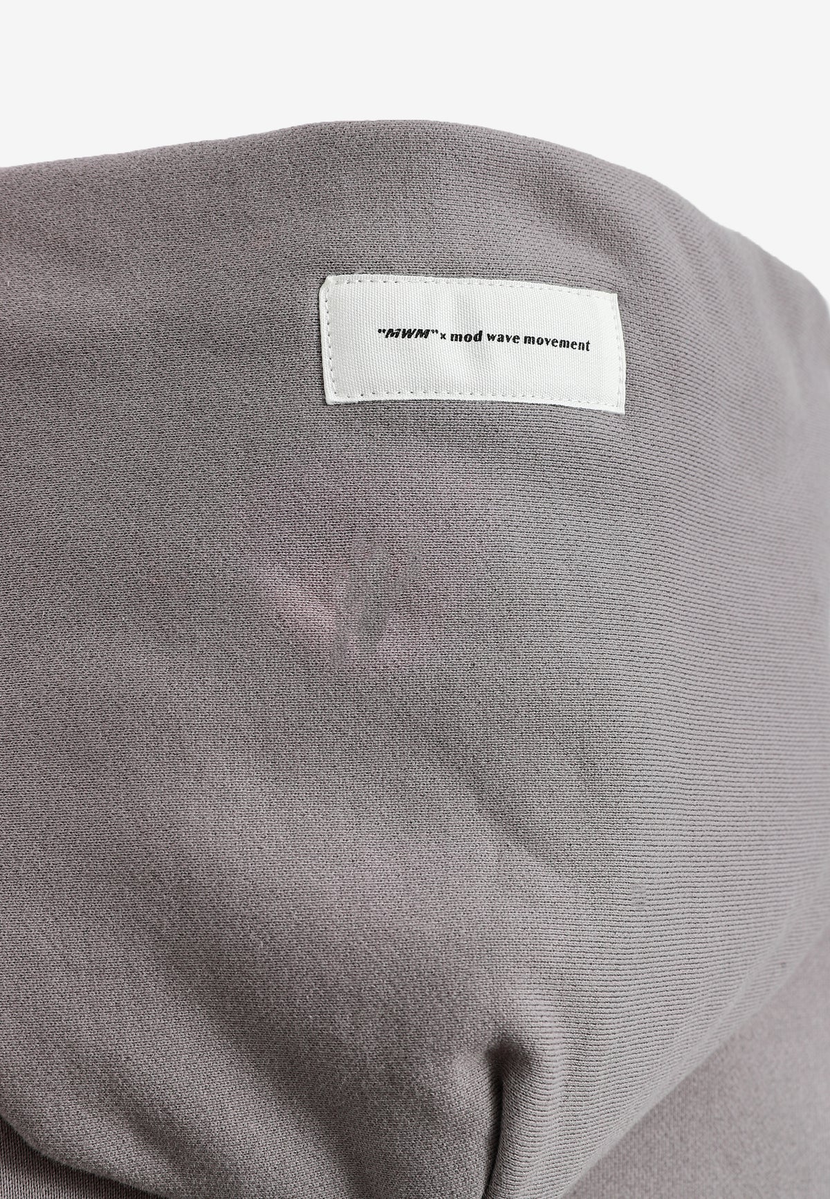 Sudadera corta con capucha de mujer TEDDY Mike Bag con gran parche frontal y detalles en mangas | MWM [PS_COLORS:GREY]