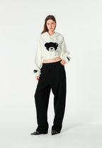 Sudadera corta con capucha de mujer TEDDY Mike Bag con gran parche frontal y detalles en mangas | MWM [PS_COLORS:WHITE]