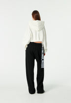 Sudadera corta con capucha de mujer TEDDY Mike Bag con gran parche frontal y detalles en mangas | MWM [PS_COLORS:WHITE]