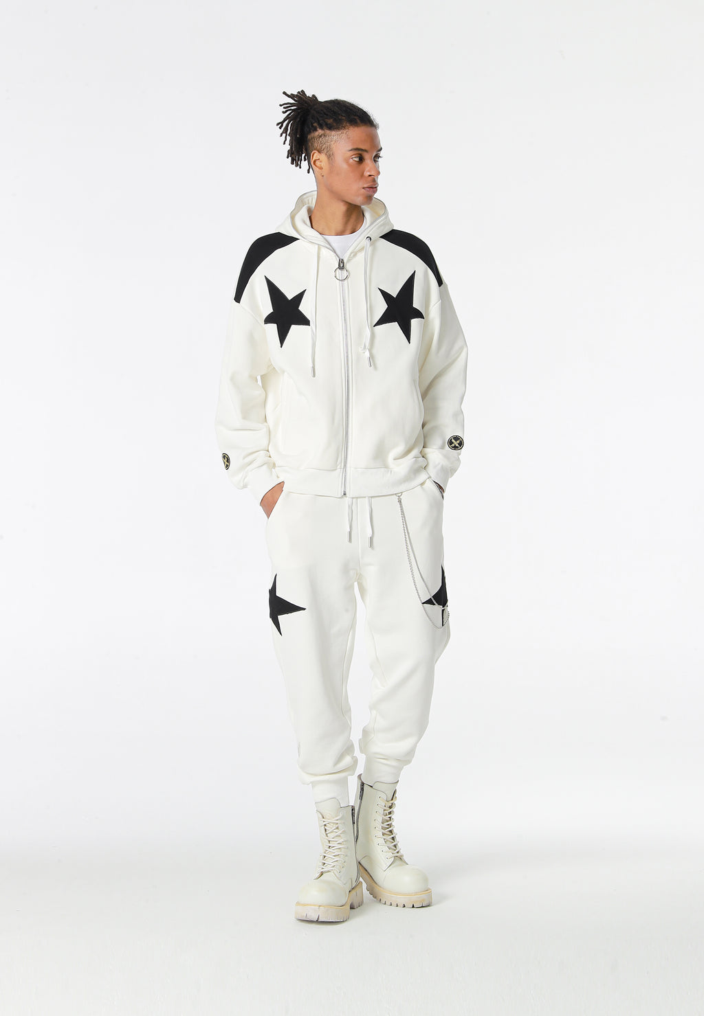 Sudadera con capucha Wings de corte relajado con estrellas frontales y alas en la espalda | MWM [PS_COLORS:WHITE]