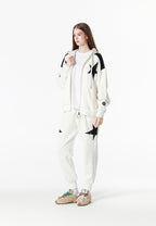 Sudadera con capucha Wings de corte relajado con estrellas frontales y alas en la espalda | MWM [PS_COLORS:WHITE]
