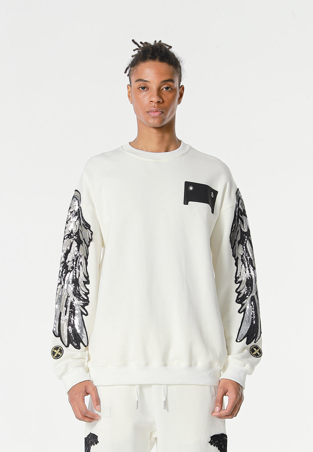 Sudadera Wings de corte relajado con alas de tachuelas en hombros y mangas | MWM [PS_COLORS:WHITE]