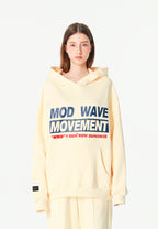 Sudadera con capucha TEDDY de corte regular con bordado frontal y print Streetwear Dog en la espalda | MWM [PS_COLORS:ECRU]