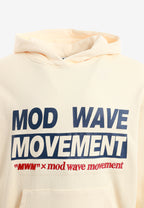 Sudadera con capucha TEDDY de corte regular con bordado frontal y print Streetwear Dog en la espalda | MWM [PS_COLORS:ECRU]