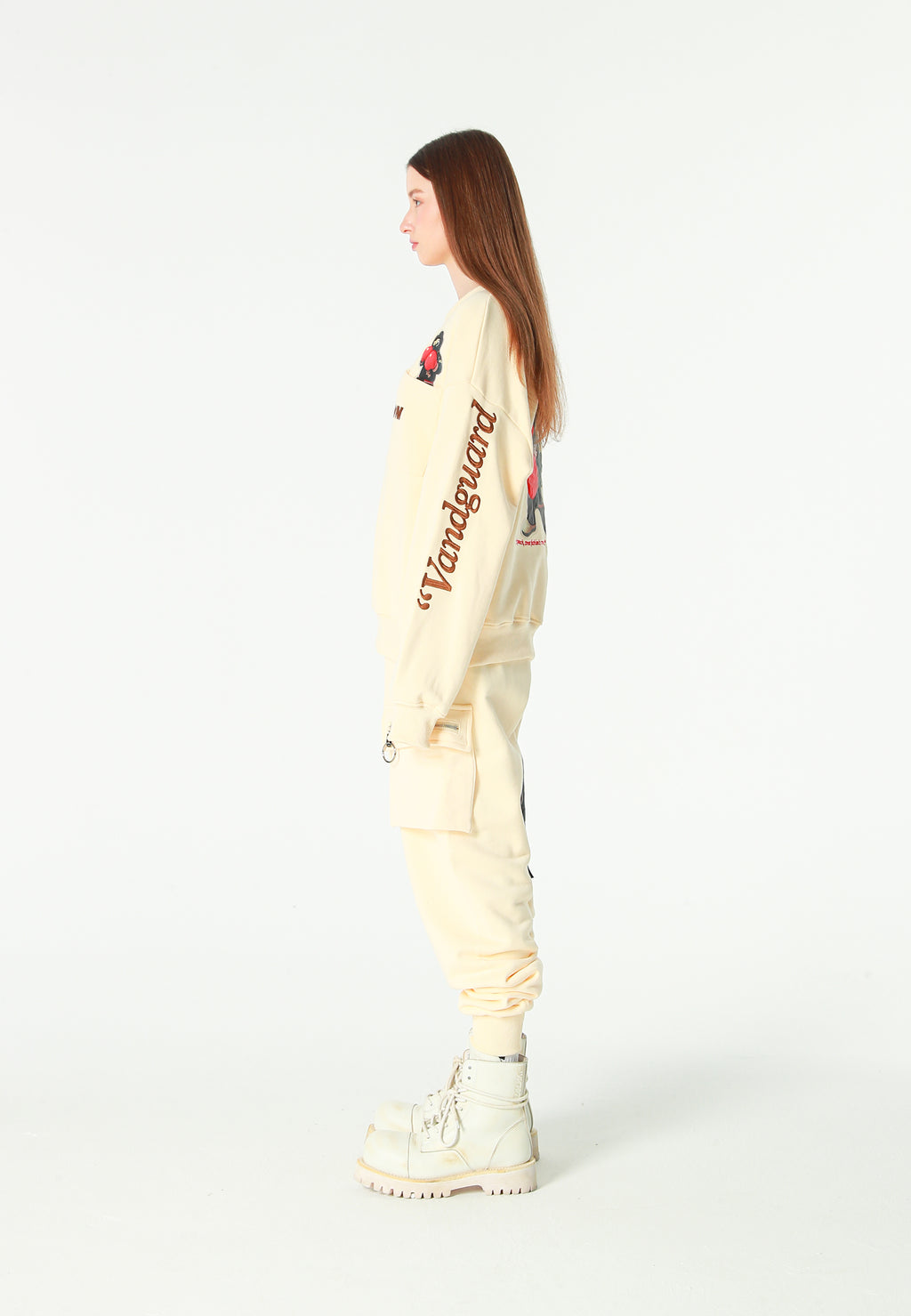 Sudadera oversize Vanguard Dogs Punch con print 3D de boxeo en espalda y mangas | MWM [PS_COLORS:WHITE]