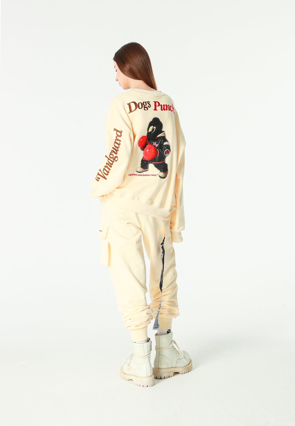 Sudadera oversize Vanguard Dogs Punch con print 3D de boxeo en espalda y mangas | MWM [PS_COLORS:WHITE]
