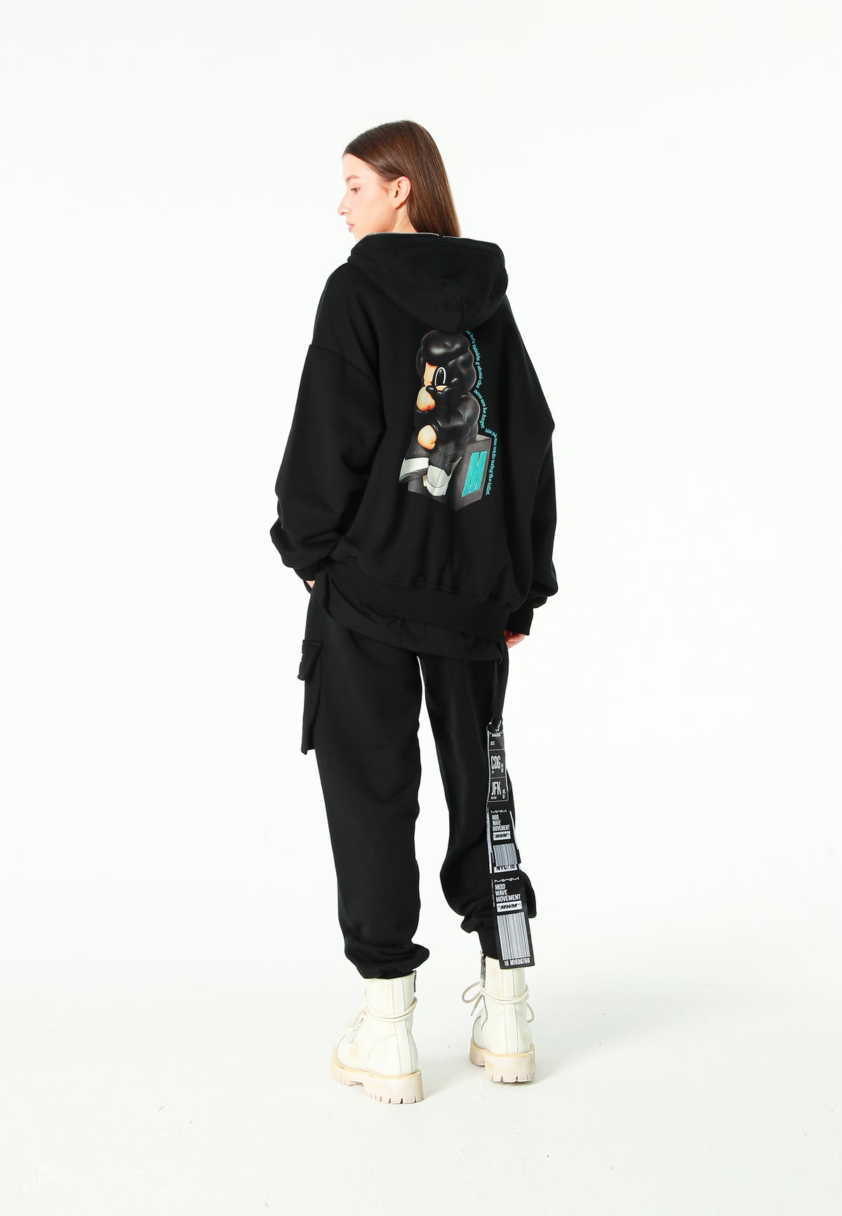 Sudadera con capucha Vanguard Dogs Thinker con cremallera, print y frases bordadas | MWM [PS_COLORS:BLACK]