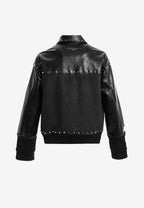 Chaqueta bomber de corte regular efecto piel con tachuelas metálicas y puños dobles | MWM [PS_COLORS:BLACK]