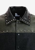 Chaqueta bomber de corte regular efecto piel con tachuelas metálicas y puños dobles | MWM [PS_COLORS:GREEN/BLAC]