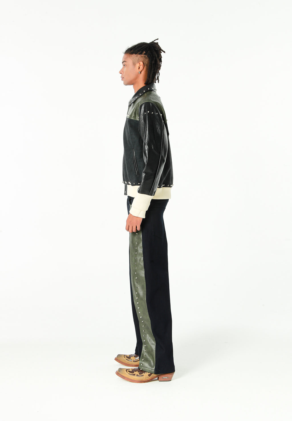 Chaqueta bomber de corte regular efecto piel con tachuelas metálicas y puños dobles | MWM [PS_COLORS:GREEN/BLAC]