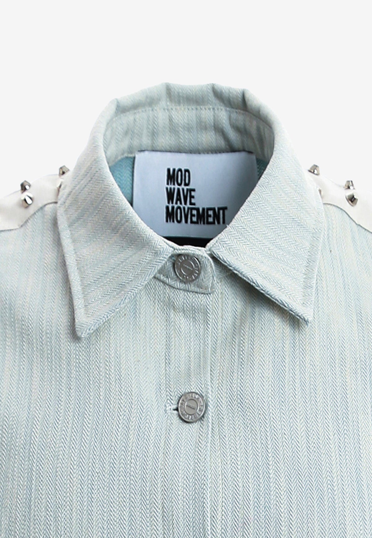 Camisa vaquera de mujer con franjas efecto piel, tachuelas y bajo asimétrico | MWM [PS_COLORS:ECRU-BLUE]