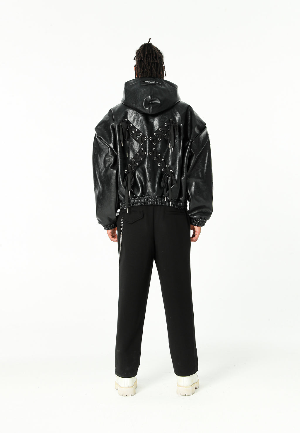 Chaqueta Bomber con capucha y X de cordones cruzados | MWM [PS_COLORS:BLACK]