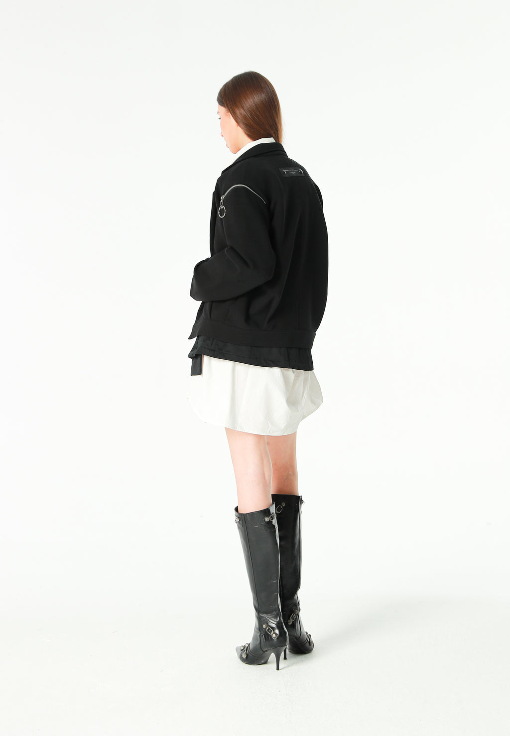 Blazer corto con cremalleras en mangas y hombros | MWM [PS_COLORS:BLACK]