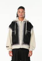 Chaqueta multicapa con capucha, cremallera y paneles superpuestos | MWM [PS_COLORS:BLACK]