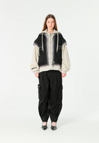 Chaqueta multicapa con capucha, cremallera y paneles superpuestos | MWM [PS_COLORS:BLACK]
