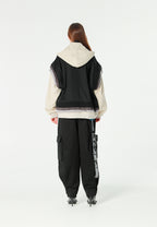 Chaqueta multicapa con capucha, cremallera y paneles superpuestos | MWM [PS_COLORS:BLACK]