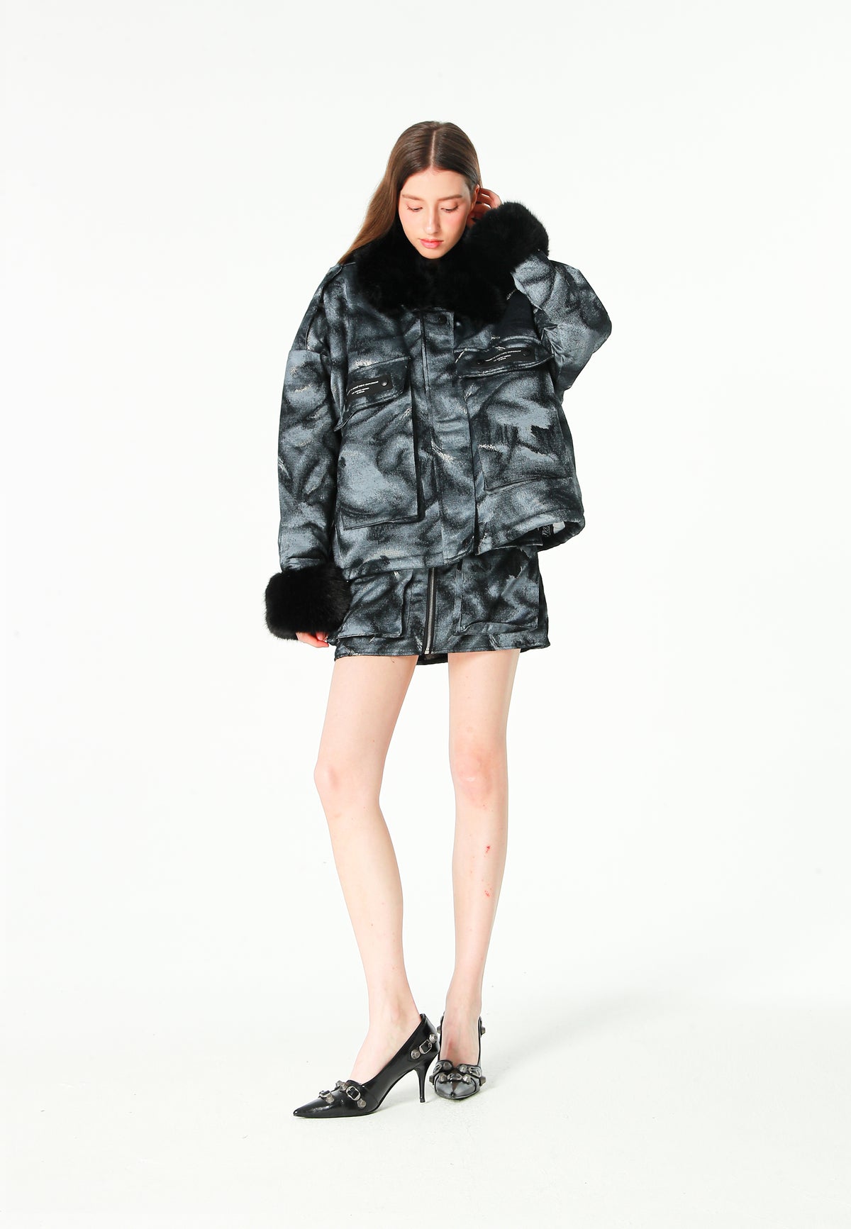 Chaqueta de mujer jacquard de chenilla con brillo, cuello y puños de pelo | MWM [PS_COLORS:BLACK]