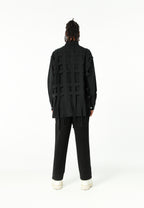 Camisa oversize con diseño entrelazado y motivo circular bordado | MWM [PS_COLORS:BLACK]