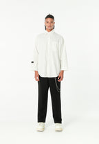 Camisa de corte japonés con puños abiertos y X de cordones cruzados | MWM [PS_COLORS:WHITE]