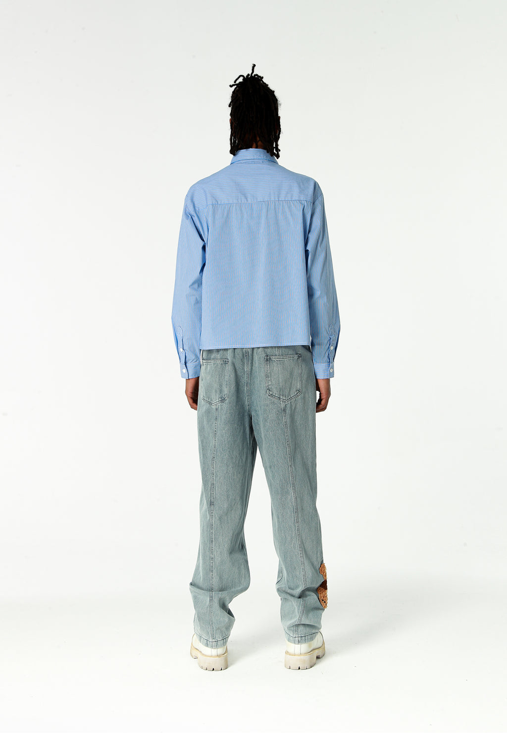 Camisa corta con bolsillos laterales y cierre de inspiración asiatica | MWM [PS_COLORS:BLUE]
