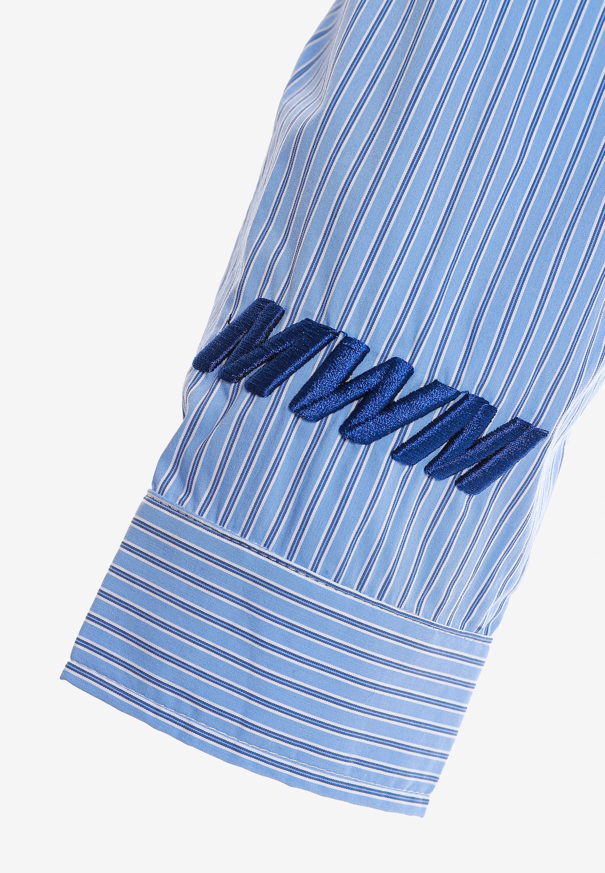 Camisa corta con bolsillos laterales y cierre de inspiración asiatica | MWM [PS_COLORS:BLUE]