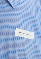 Camisa corta con bolsillos laterales y cierre de inspiración asiatica | MWM [PS_COLORS:BLUE]