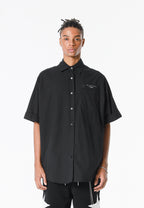 Camisa Wings oversize de inspiración asiática con parche de alas en la espalda | MWM [PS_COLORS:BLACK]