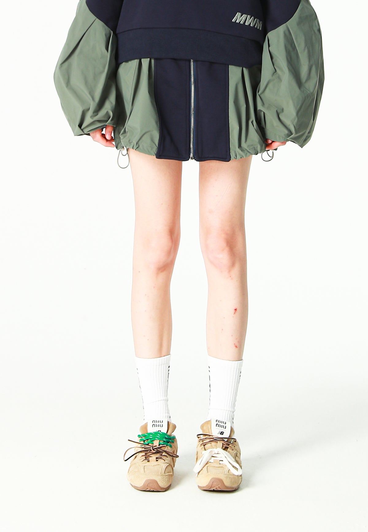 Falda efecto globo con paneles técnicos y bolsillos laterales | MWM [PS_COLORS:NAVY/GREEN]