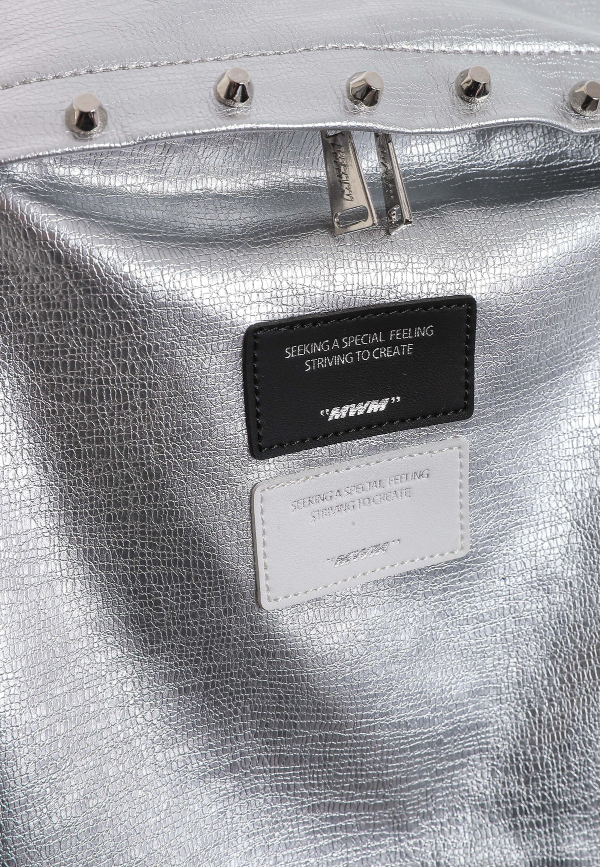 Mochila con tachuelas | MWM [PS_COLORS:SILVER]