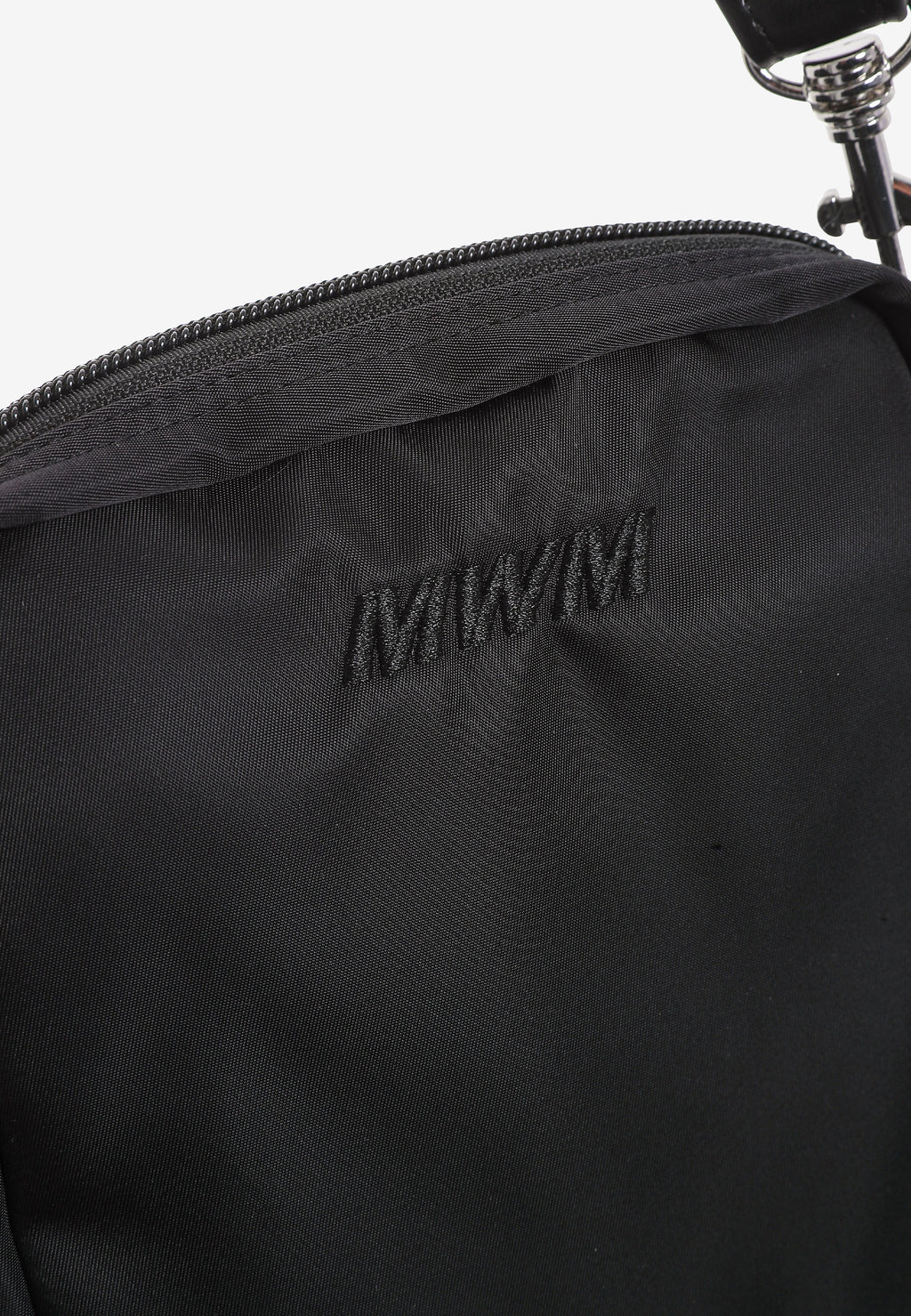 Bolso bandolera con bolsillos y parche con logo | MWM [PS_COLORS:BLACK]