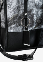 Bolso shopper con panel texturizado y correa bandolera | MWM [PS_COLORS:GREY]