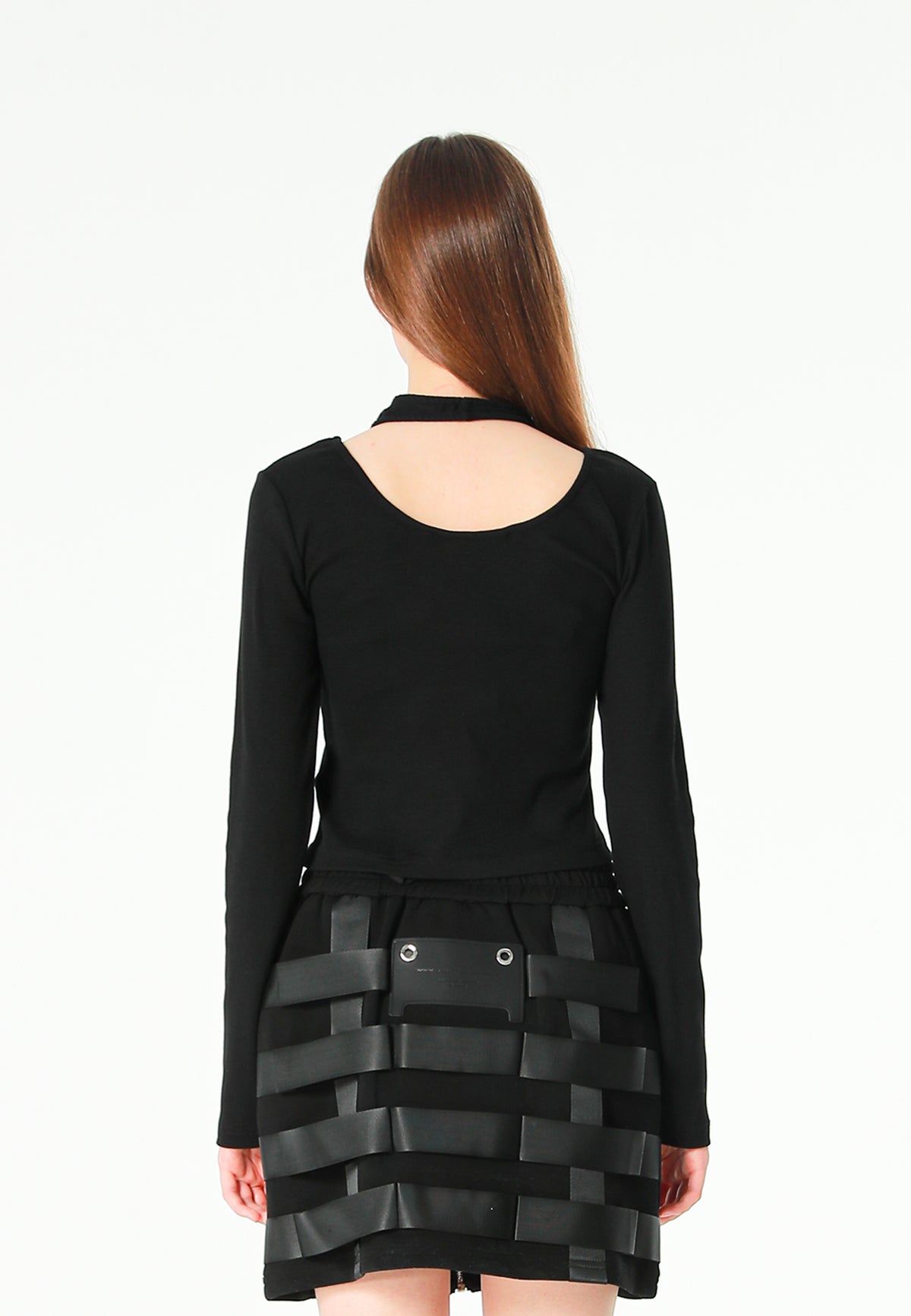 Top ajustado de manga larga con cuello cut-out y tirantes integrados | MWM [PS_COLORS:UNASSIGNED]