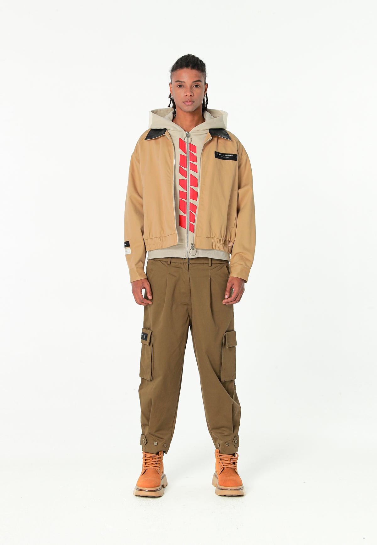 Chaqueta de doble capa con capucha interior y cremallera frontal | MWM [PS_COLORS:BEIGE]