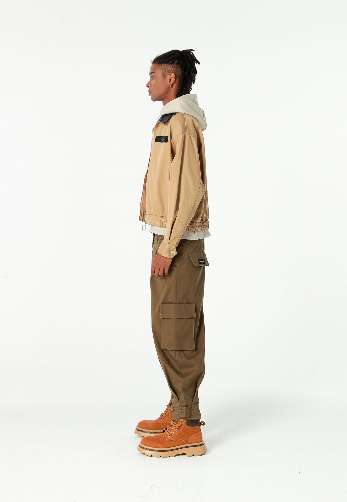 Chaqueta de doble capa con capucha interior y cremallera frontal | MWM [PS_COLORS:BEIGE]