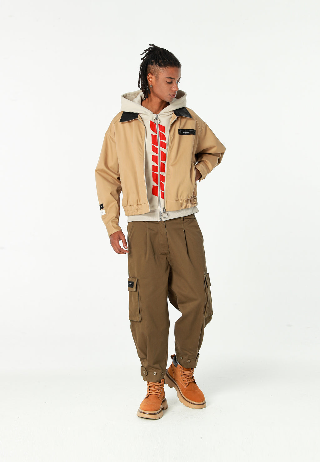 Chaqueta de doble capa con capucha interior y cremallera frontal | MWM [PS_COLORS:BEIGE]