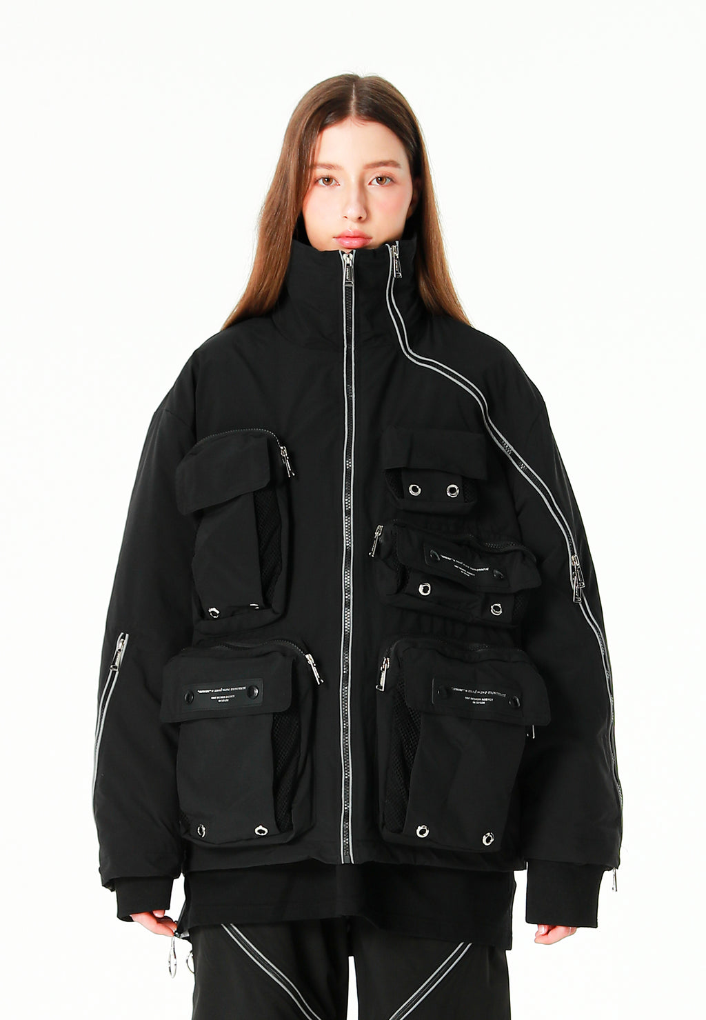 Abrigo puffer técnico con multibolsillos, cuello alto y forro térmico extraíble | MWM [PS_COLORS:BLACK]