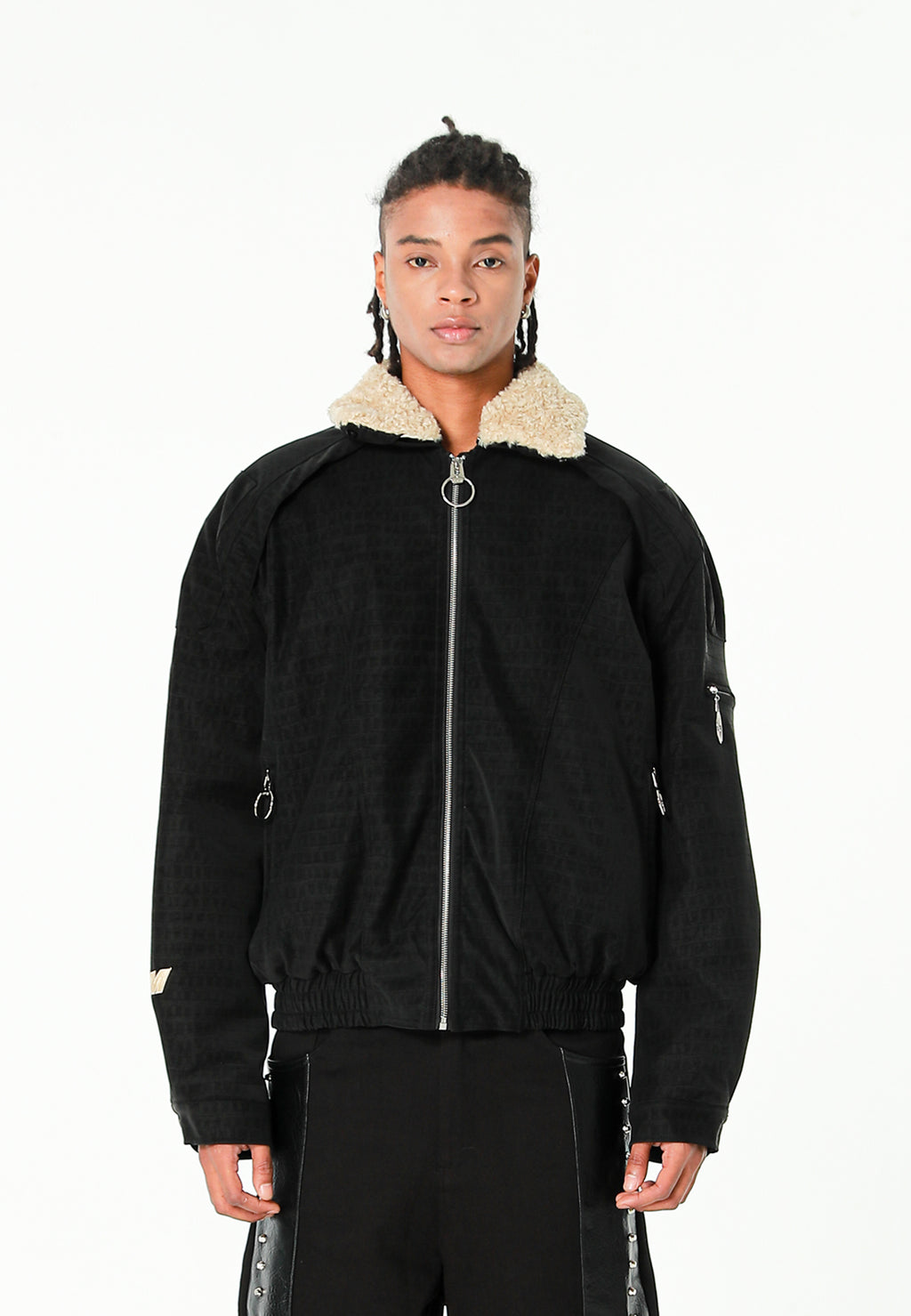 Chaqueta aviador efecto cocodrilo con cuello de borrego y parche de cruz | MWM [PS_COLORS:UNASSIGNED]